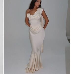 Chic One Shoulder Cream Dress